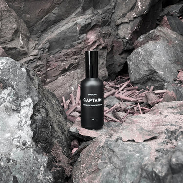 captain aromatic concentrate spray.natural aromatherapy spray of sandalwood. bay west indies essential oil, lavender essential oil.linen spray, room spray.